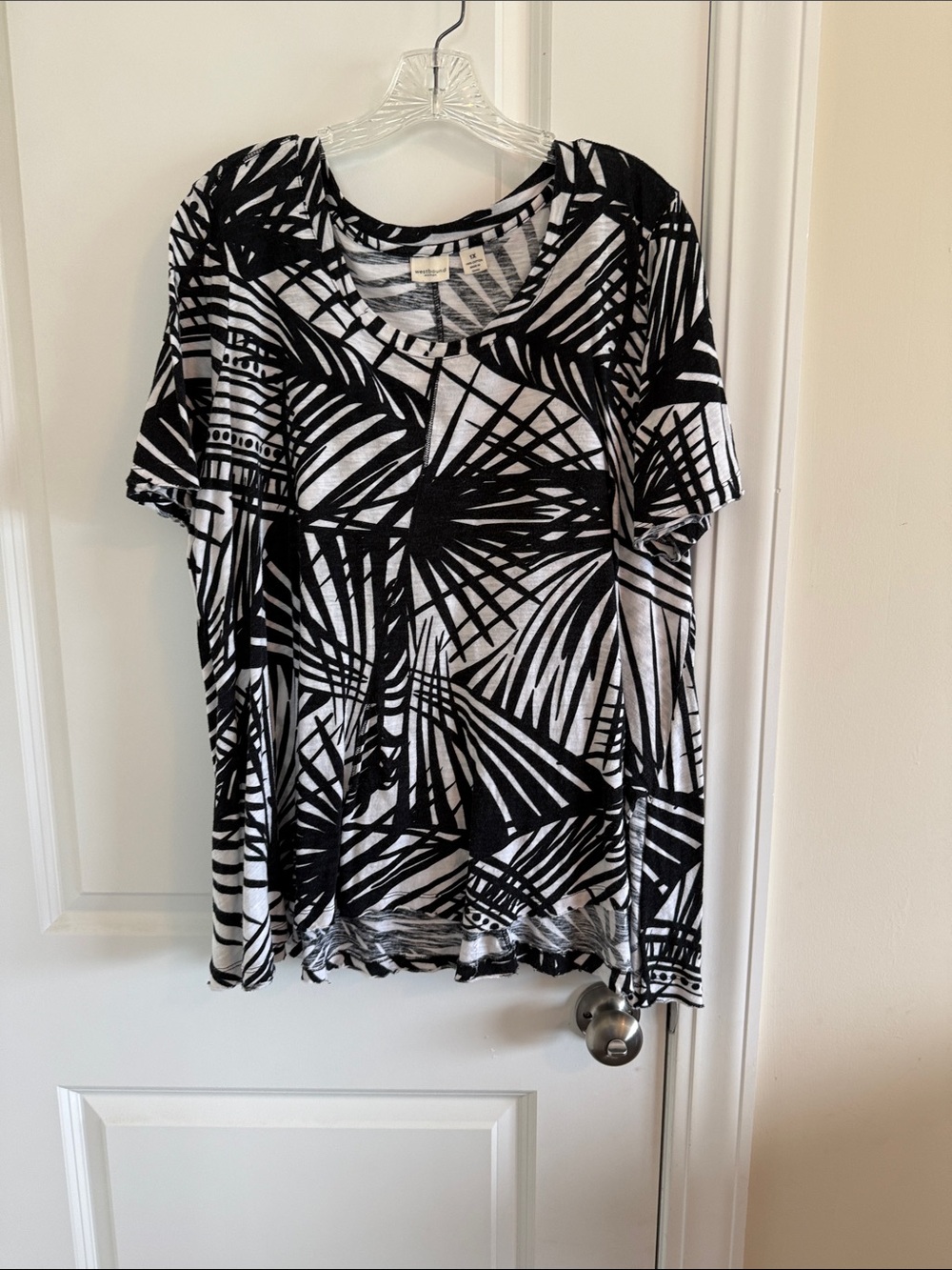 Westbound Black and White Palm-Print Short Sleeve Tee